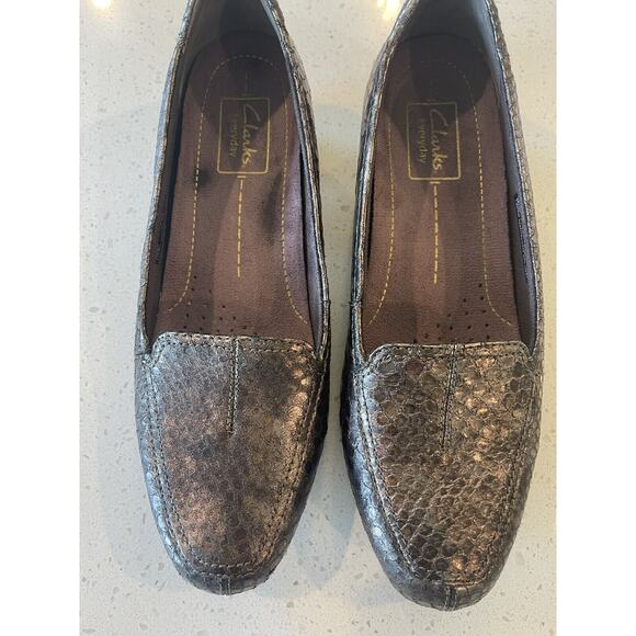 Clarks Everyday Women’s Loafers 7.5M Brown Leather Metallic Faux Snakeskin - Picture 14 of 14